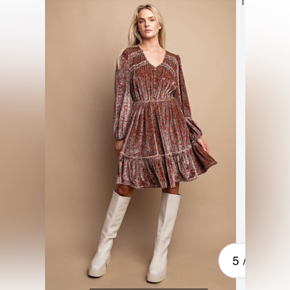 NWT - Gigio Floral Printed Velvet Button Front Dress- Faded Maroon
